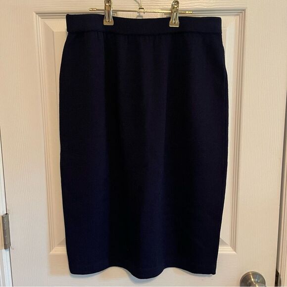 St. John Navy Knit Skirt NWOT - Picture 3 of 6